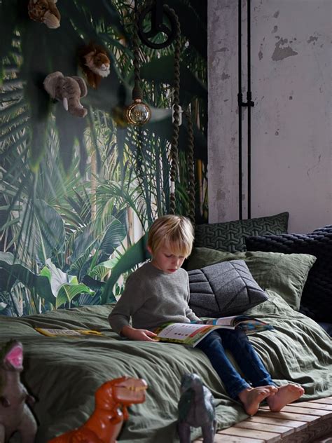 Beautiful kid's room with jungle wallpaper by @jellinadetmar# ...