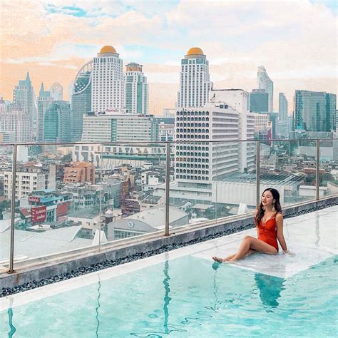 13 Bangkok hotels with amazing infinity pools and bathtubs with a view.