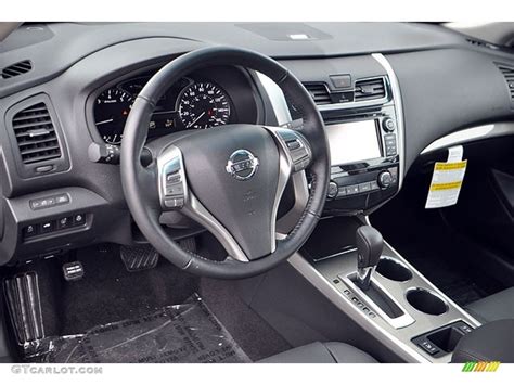 2013 Nissan altima interior dimensions