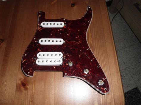 Fender Pickguard Stratocaster HSS image (#1048926) - Audiofanzine