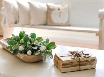 Simple & Charming Farmhouse Coffee Table Decor Ideas - Farmhousehub