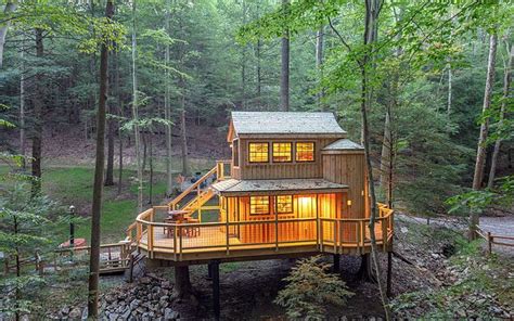 Hocking Hills Treehouse Cabins | Ohio | Treehouse Hocking Hills | Treehouse cabins, Hocking ...