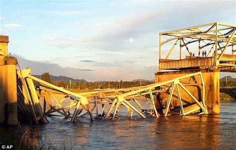 Mystery Bridge Collapse: An Interstate Bridge over the Skagit River ...