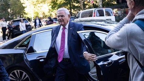 Sen. Bob Menendez and wife face new obstruction charges in bribery case - ABC7 Los Angeles