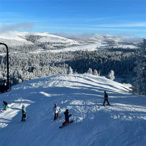 12 Best Idaho Ski Resorts For a Fun an Amazing Winter Vacation (2024) - OBP