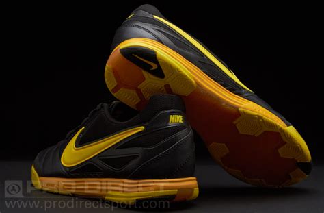 Nike Futsal Shoes: Nike Futsal Shoes