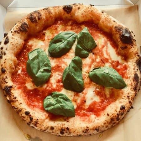 Neapolitan pizza dough hydration - MyPizzaCorner.com