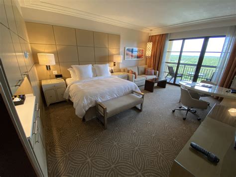 PHOTOS, VIDEO: Tour a Deluxe Room at Four Seasons Resort Orlando in ...