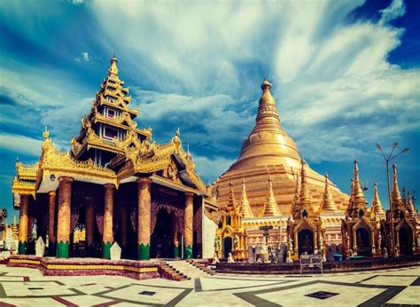 Premium Photo | Shwedagon pagoda