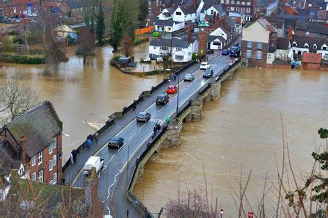 WATCH: Bridgnorth left under water by River Severn flooding | Shropshire Star