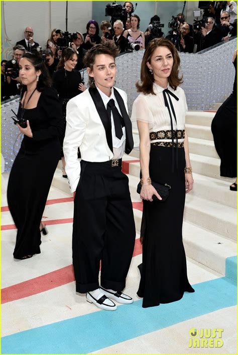 Kristen Stewart Pays Homage to Karl Lagerfeld at Met Gala 2023: Photo 4927286 | Kristen Stewart ...