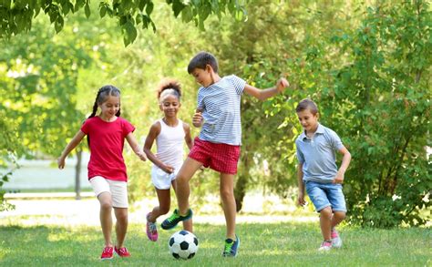 Buiten spelen met kinderen