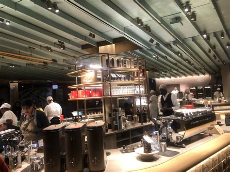 Starbucks Roastery Chicago-8 – Zenaida Arroyo