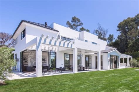 LeBron James Purchases 2nd Home in Los Angeles for $23 Million | News ...