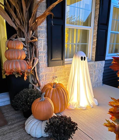 DIY Glowing Porch Ghost