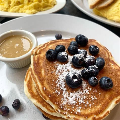 16 Best Breakfast Restaurants In NYC To Start Off Your Day Right ...