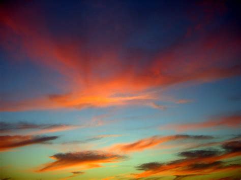 visible light - The colour of clouds - Physics Stack Exchange