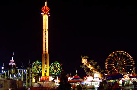 File:Midway-Minnesota State Fair-2006.jpg - Wikimedia Commons