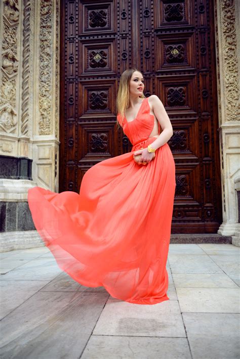 Coral Outfits That Will Make You Add This Color To Your Wardrobe - fashionsy.com