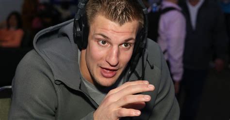 Gronk To Host Super Bowl Party On Miami Beach - CBS Miami