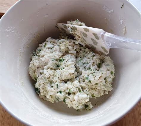 How to make a beef stew and dumplings in the slow cooker - recipe