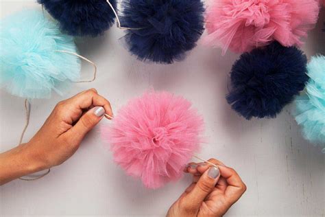 20 DIY Pom-Pom Decorations