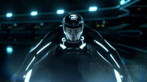 Tron Legacy 3D Review - WoodsLima