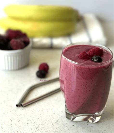 Berry Banana Smoothie • Simple Sumptuous Cooking