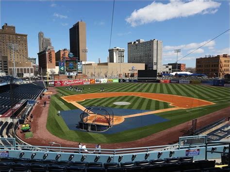 Fifth Third Bank renews naming rights to Toledo Mud Hens stadium ...