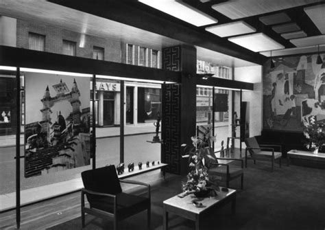 Booking offices for Air India, New Bond Street, London: the waiting area | RIBA pix