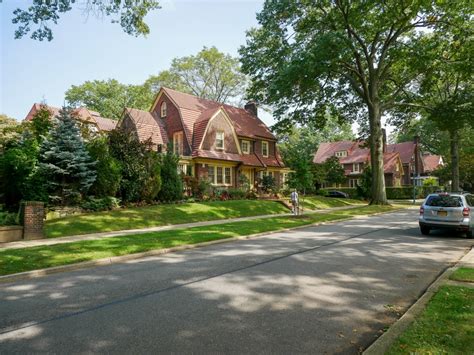 Forest Hills Gardens is Queens' Secret Suburb | Elliman Insider