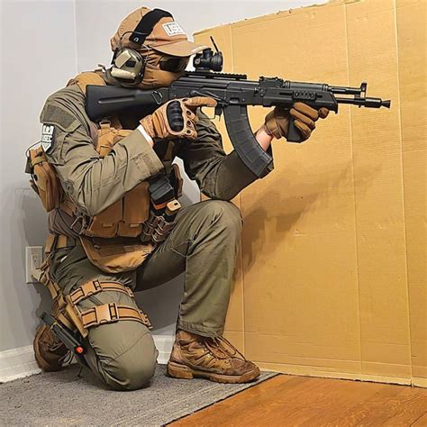 USEC cosplay (based on Raid series) : r/EscapefromTarkov