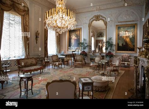 Waddesdon manor interior hi-res stock photography and images - Alamy