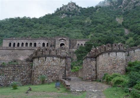 15 Haunted Places In India That Will Send Shivers Down Your Spine