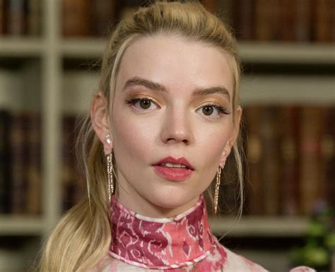 al límite Exitoso hacerte molestar anya taylor joy estatura sexo ...