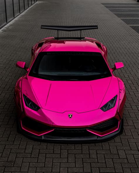 Need to Stand Out in a Crowd? A Pink Lambo Huracan and G-Class Will Surely Do the Trick ...