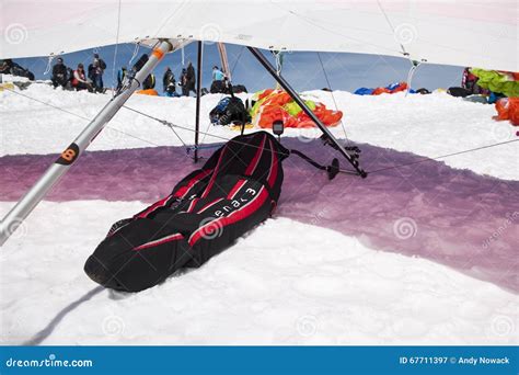 Parked Hang Glider on the Launch Site Editorial Photography - Image of launch, series: 67711397