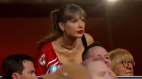 Taylor Swift is back 'on the bleachers' for the Kansas City Chiefs game | CNN