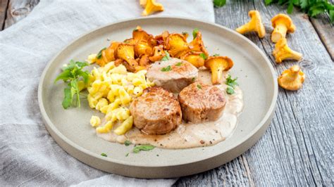 Schweinemedaillons - Knusprig gebraten mit Soße • Koch-Mit