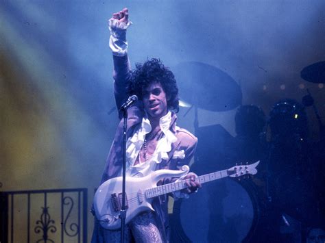 Builder of Prince’s guitar involved in trademark dispute over Cloud design