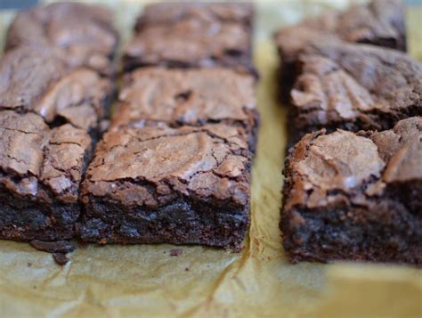 Kosher for Passover Fudgy Brownies (Gluten Free) - Kosher.com