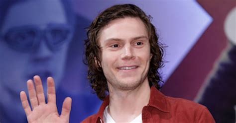 'WandaVision' theory: Evan Peters could be playing this demonic TV producer