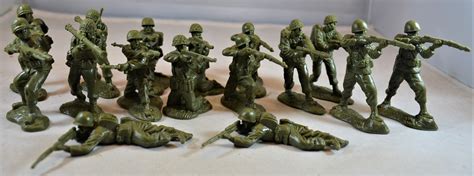 Classic Toy Soldiers World War II US Infantry Set 1 Green – MicShaun's Closet