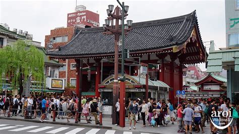 Asakusa's Nakamise Shopping Street - 8 Street Foods To Try! - AroiMakMak