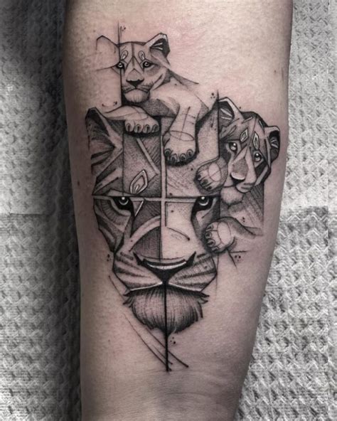 Aggregate 65+ lioness tattoo with cubs latest - in.cdgdbentre