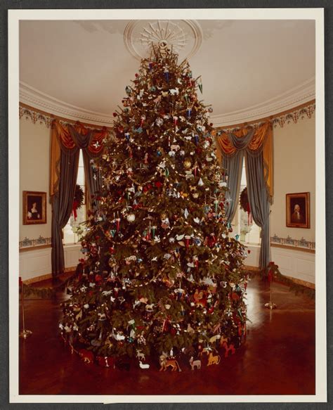 Blue Room Christmas Tree - White House Historical Association