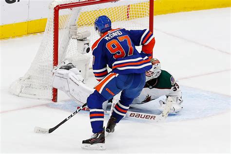 Edmonton Oilers players and coaches react to Connor McDavid scoring 60 ...