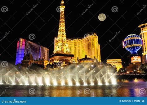 Las Vegas Strip at night editorial photography. Image of french - 4382432