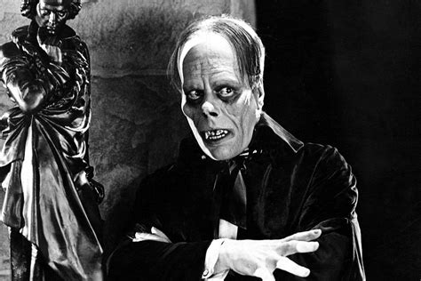 Lon Chaney in THE PHANTOM OF THE OPERA (1925) | Phantom of the opera, Classic horror, Opera