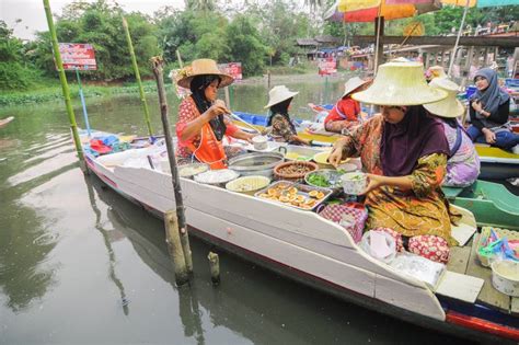 KHLONG HAE FLOATING MARKET, HAT YAI, THAILAND Editorial Stock Photo ...